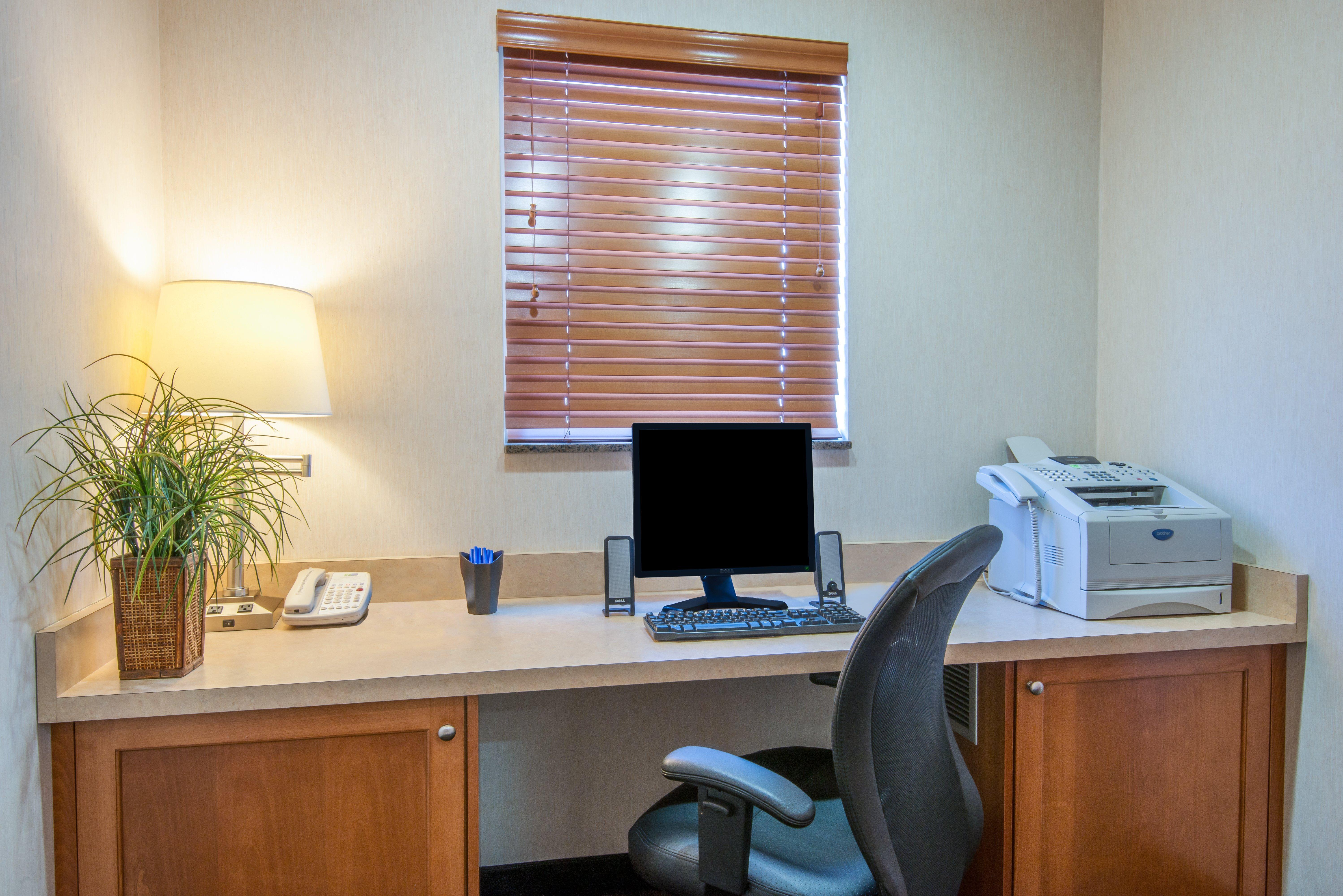 Holiday Inn Express Hotel Vernal By Ihg Exterior foto