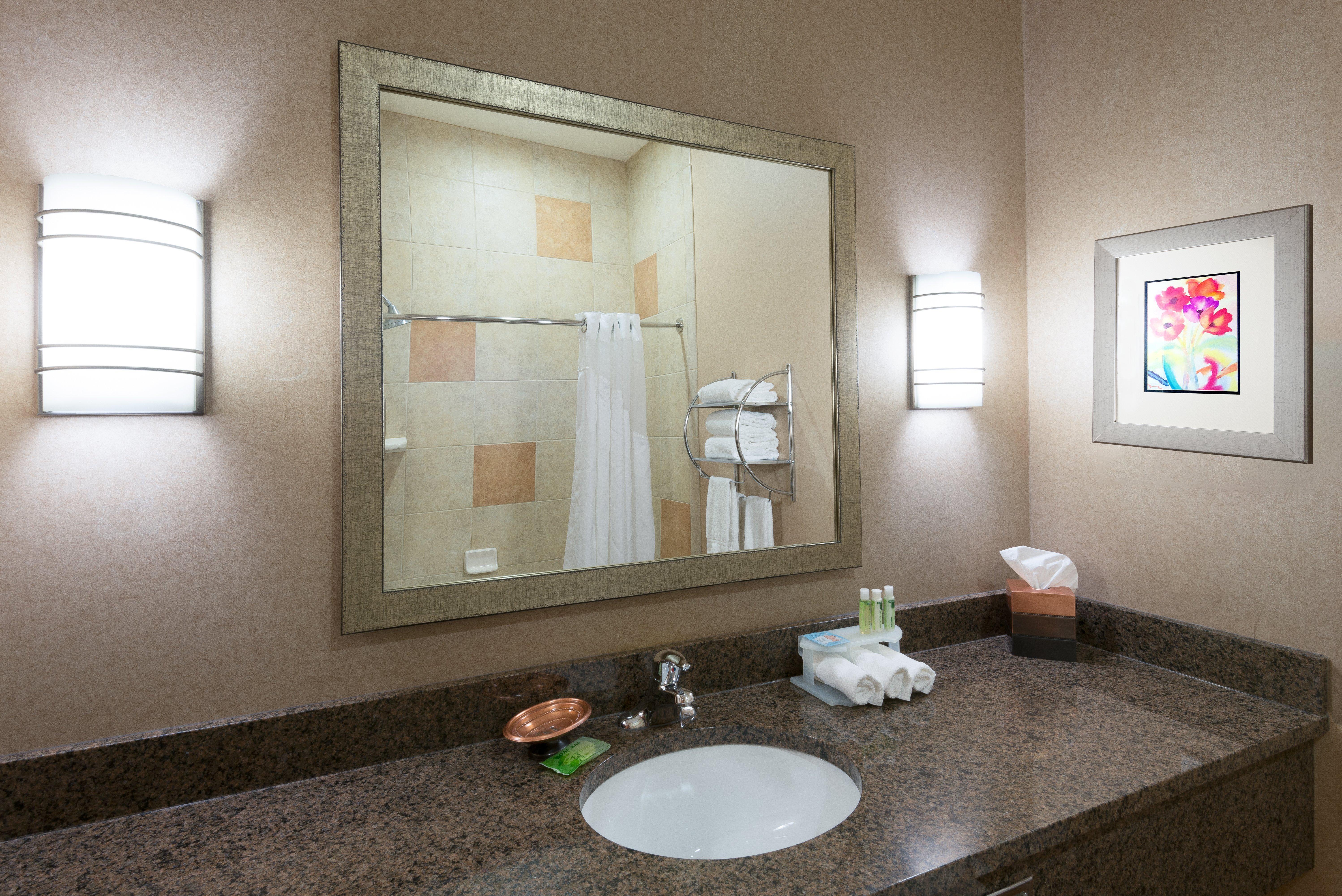 Holiday Inn Express Hotel Vernal By Ihg Exterior foto