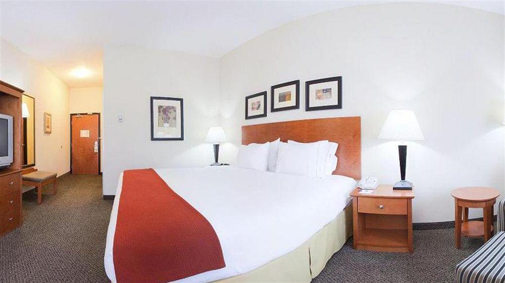 Holiday Inn Express Hotel Vernal By Ihg Exterior foto